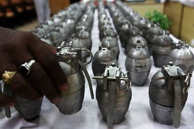 Australia: Girl brings hand grenade to school