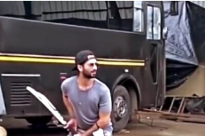 Watch: Shahid Kapoor Shows Perfect Cricketing Stance in This Video