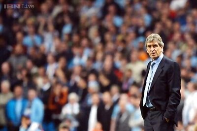 Manuel Pellegrini ponders Joe Hart of the goalkeeping matter