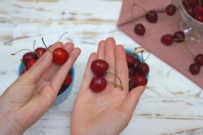 How to Eat Cherries