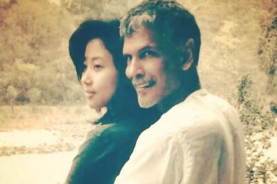 Milind Soman Welcomes 2018 With a Sun-kissed Selfie With His Lady Love