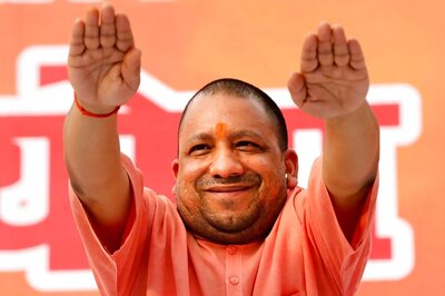 UP Govt to Dump Babus in Their 50s if Found Unfit for Duty