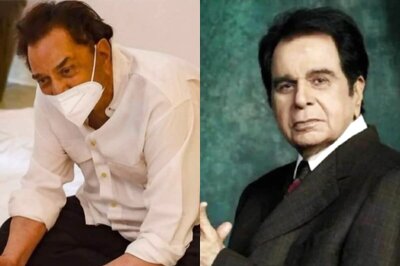 Dharmendra Breaks Down at Dilip Kumar's Funeral, Says 'Mere Pyaare Bhai Ko Jannat Naseeb Kare'