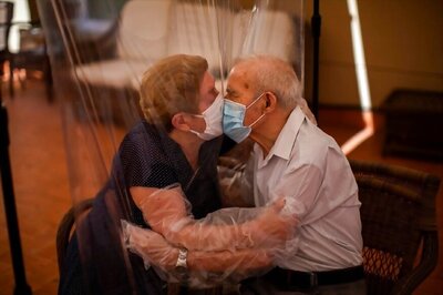 Kissing Through Plastic & Masks, This Elderly Couple's Reunion Post Lifting of Curbs Left Many Tearful