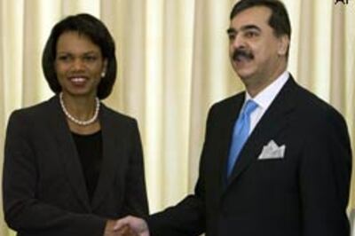 Rice visits Pak, Zardari vows to crack on terror