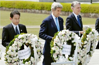 Kerry visits Hiroshima memorial 7 decades after A-bomb
