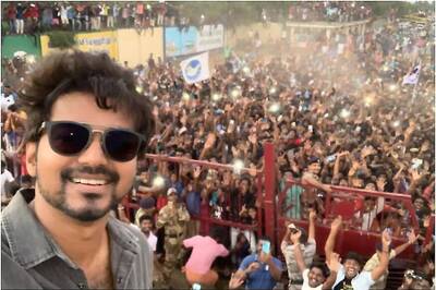 Vijay's Selfie with Fans in Neyveli is Breaking the Internet