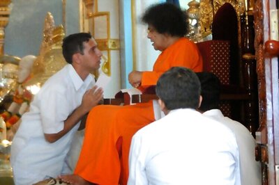 Ahead of Sathya Sai baba's 90th birthday, Karnataka man claims he is Baba's reincarnation