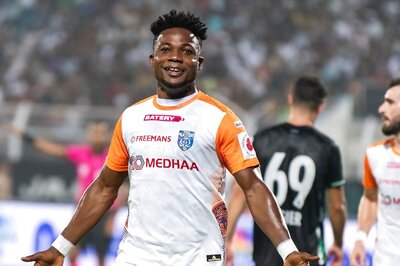 ISL 2024-25: Kerala Blasters Comeback to Beat Mohammedan SC 2-1 Amid Crowd Trouble