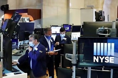 Stocks Fall As Tech Remains Under Pressure, Tesla Tumbles