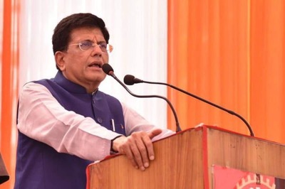Goyal Asks FCI to Adopt Tech, Cut Operational Cost, Be Corruption-free, Win People's Trust