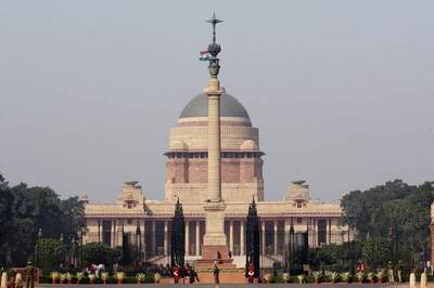 Foul Smell from Locked Room at Rashtrapati Bhavan Leads to Dead Body