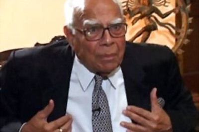 Mukesh used his power to humiliate Anil: Jethmalani
