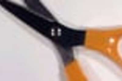 Scissors pulled out from man's tummy after 2 years