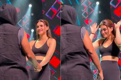 Kriti Sanon Spotted With Mysterious Man During Dance Rehearsal, Fans Guess 'Shahid Kapoor'; Watch