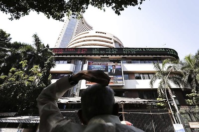 Sensex, Nifty rangebound; Mid, Smallcap continue to outperform