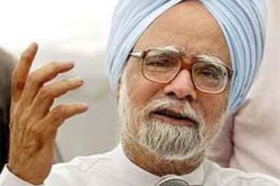 PM urges medicos to end strike