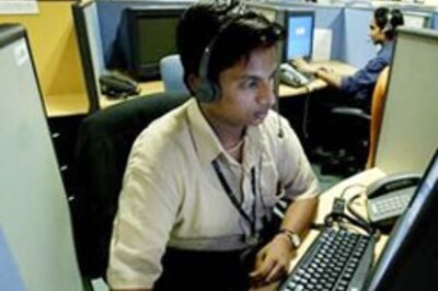 BPOs refuse pay hikes, hire 'freshers' at low costs