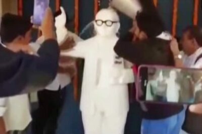 CPI, RJD Activists 'Purify' Ambedkar Statue with 'Gangajal' in Begusarai after Giriraj Garlands It