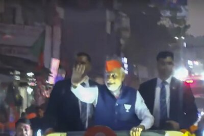 PM Modi Halts Convoy in Gujarat's Ahmedabad to Give Way to Ambulance | WATCH