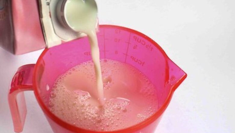 How to Make a Hot Chocolate Milkshake