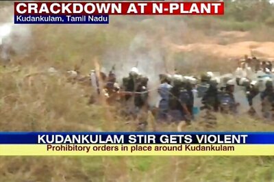 Kudankulam: Police lob tear gas, chase away protesters