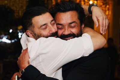 Sunny Deol Takes Dig At 'Fake' Bollywood Celebs, Reveals 'Nobody Was Willing' To Launch Bobby Deol