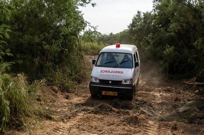 Villagers Chase Away Covid Ambulance with Sticks and Stones in MP's Sheopur, Video Goes Viral