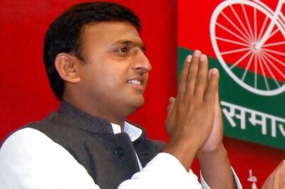 Akhilesh Yadav flags off SP cycle rally from New Delhi