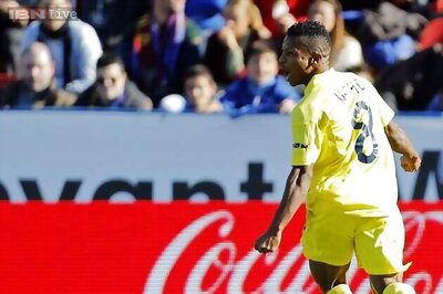 Villarreal win 3-0 at 10-man Levante to stay fourth
