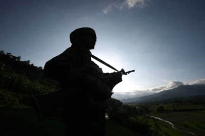 Around 400 Terrorists in Launch Pads Across LoC Waiting to Infiltrate, Pak Planning to Push Them in Winter: Officials