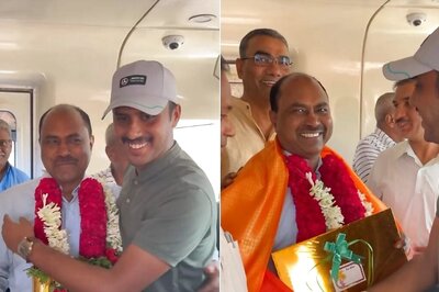 Vande Bharat Loco Pilot's Emotional Retirement After Serving for 34 Years Will Leave You Teary-eyed