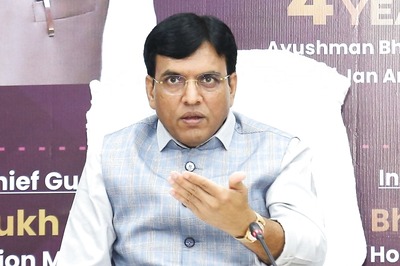 Union Minister Mandaviya Asks Delhiites to Wear Masks for Pollution as 'CM Busy with Poll Campaign'