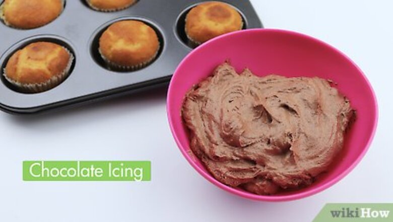 How to Ice a Cupcake