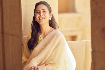 Mira Rajput Looks Beautiful In Chic Ethnic Wear; Says ‘Haso, Jiyo, Muskurao’