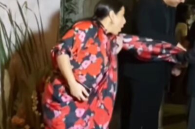 Vidya Balan Suffers Oops Moment After Man Pulls Her Saree Pallu, Fans Slam Him For Not Apologising