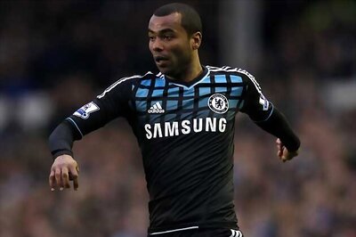 Chelsea ready to sell Ashley Cole: report