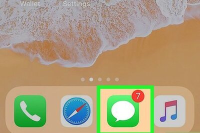 How to Text Multiple People at Once