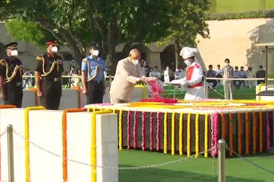 Gandhi Jayanti 2020: President Kovind, PM Modi Pay Homage to the Father of the Nation at Rajghat