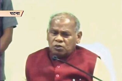 Bihar ministers learn to operate tablet computers