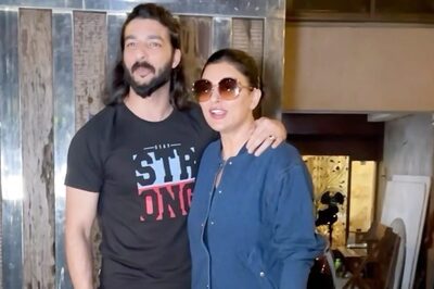 Sushmita Sen Holds Beau Rohman Shawl Close, Flaunts Her Smile As They Get Papped | Watch