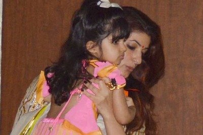 Snapshot: Twinkle Khanna and daughter Nitara attend Ganesh puja at Sonali Bendre's house