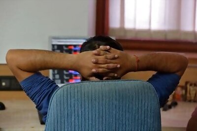 Nifty, Sensex fall for third straight session, banks slide