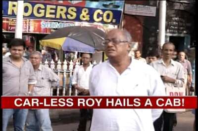 TMC leader Saugata Roy left stranded, hails a taxi