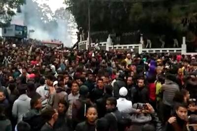 Cops Resort to Teargas, Lathi-charge after Protesters Pelt Stones Outside Meghalaya Guv's Residence