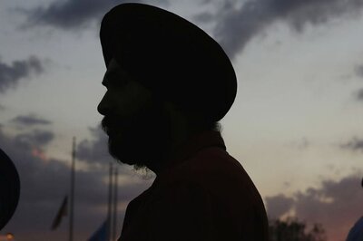 Indian Sikh's Turban Ripped Outside UK Parliament in 'Racist' Attack