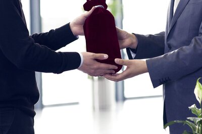 Gift-Giving Etiquette: Here’s What to Keep in Mind When Exchanging Gifts