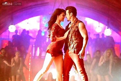 Kick: Salman Khan plays with burning coal, pulls Jacqueline Fernandez's dress with his teeth in 'Jumme Ki Raat'