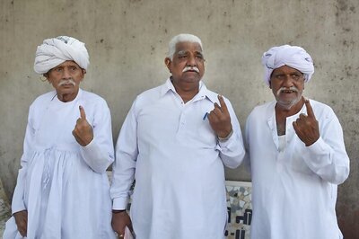 Gujarat Assembly Election 2017: 68% Voting in First Phase Amid Claims of EVM Tampering Via Bluetooth