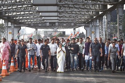 'Your Job is to Douse Fire': Mamata Banerjee to Amit Shah as She Leads Another Mega March Against CAA